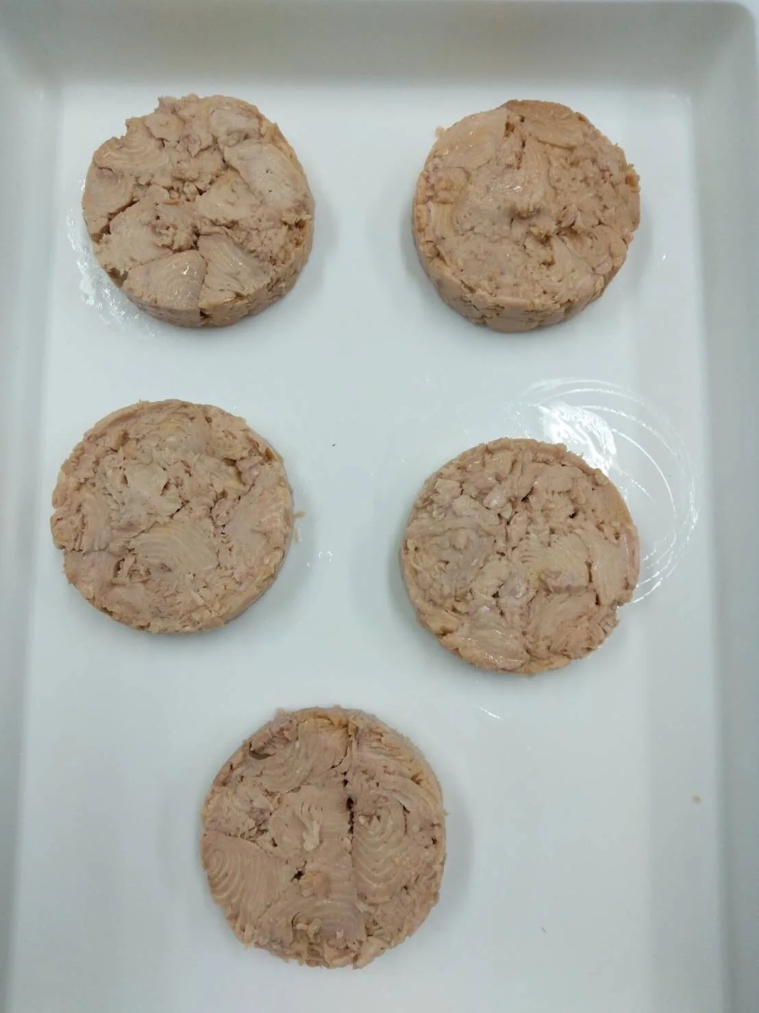 Premium Thailand Canned Tuna Solid in Vegetable Oil 150/105g