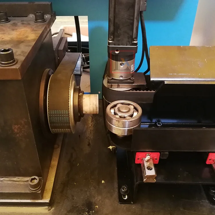 Jinan Popular faser CNC auto feeding thin wall ss tube fiber laser cutting machine