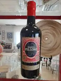 Top Quality Italian Red Myrtle Liquors - Mirto Pilloni - 70 Cl - Liqueurs Wholesale Ready to Export -