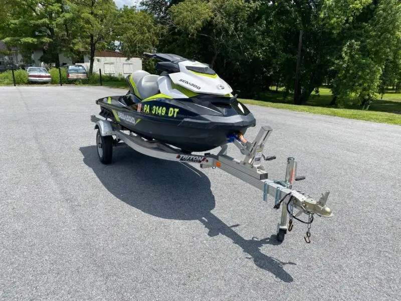 HOT SALE /Comfortable Water Luxury Sea doo / Seadoo 130 jet ski FOR SALE