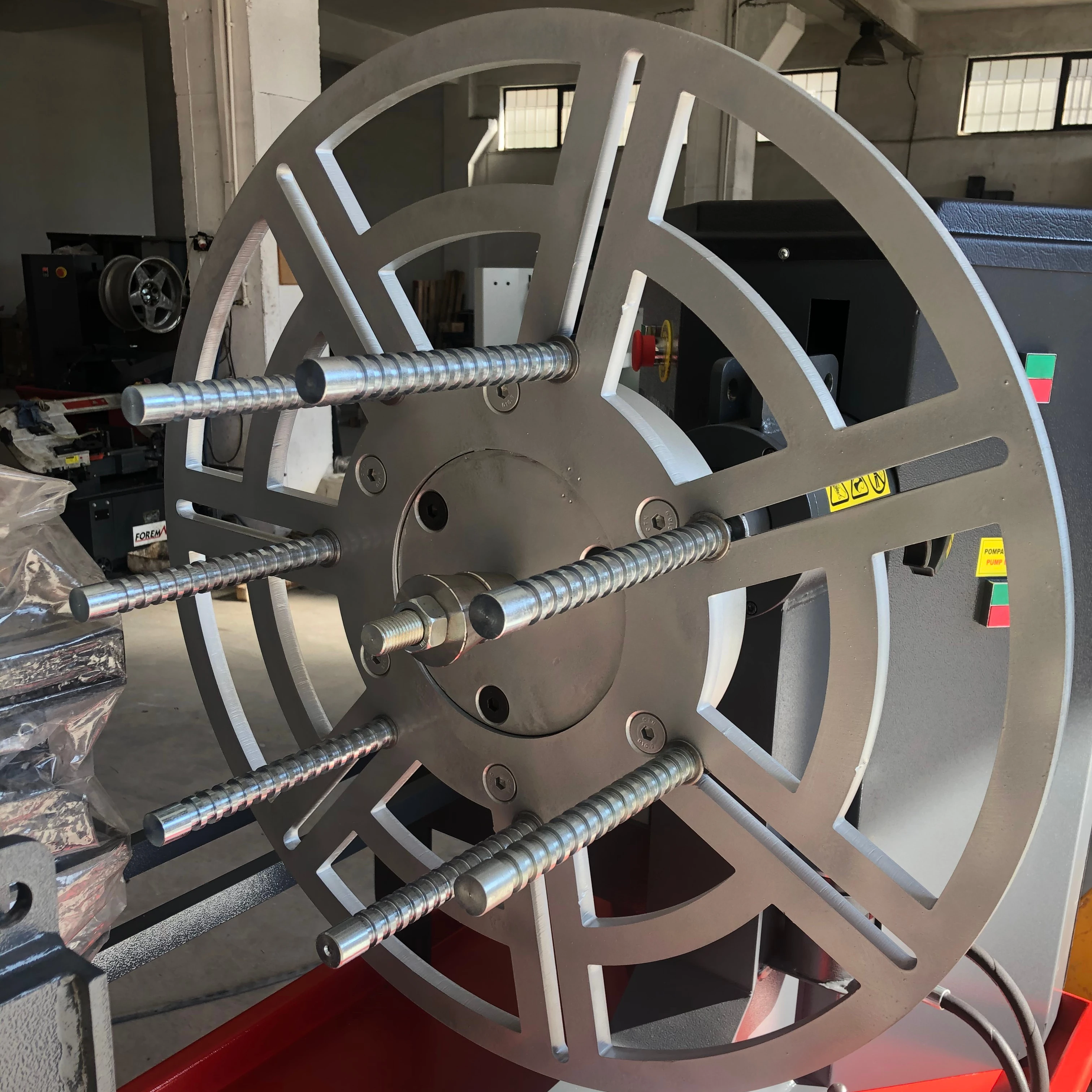 Машина для ремонта и ребординга колес zetмак RSM 2400 цикл