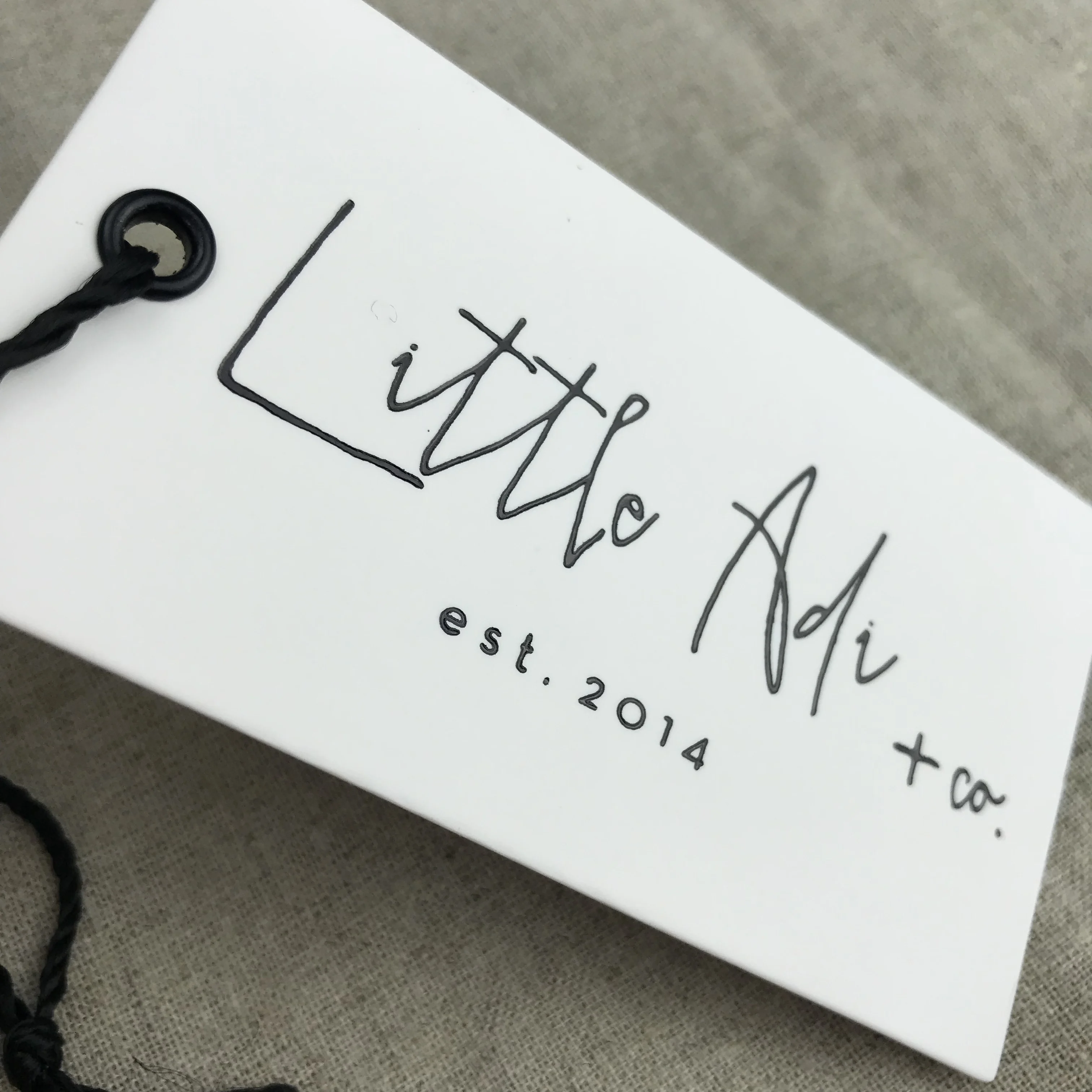 Eco-friendly Brand Logo OEM Custom Special Paper Cardboard Tag Swing Tag For Clothes Tshirt Hang Tags