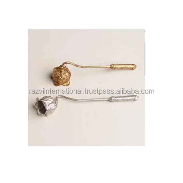 Свеча в виде листьев ручной работы