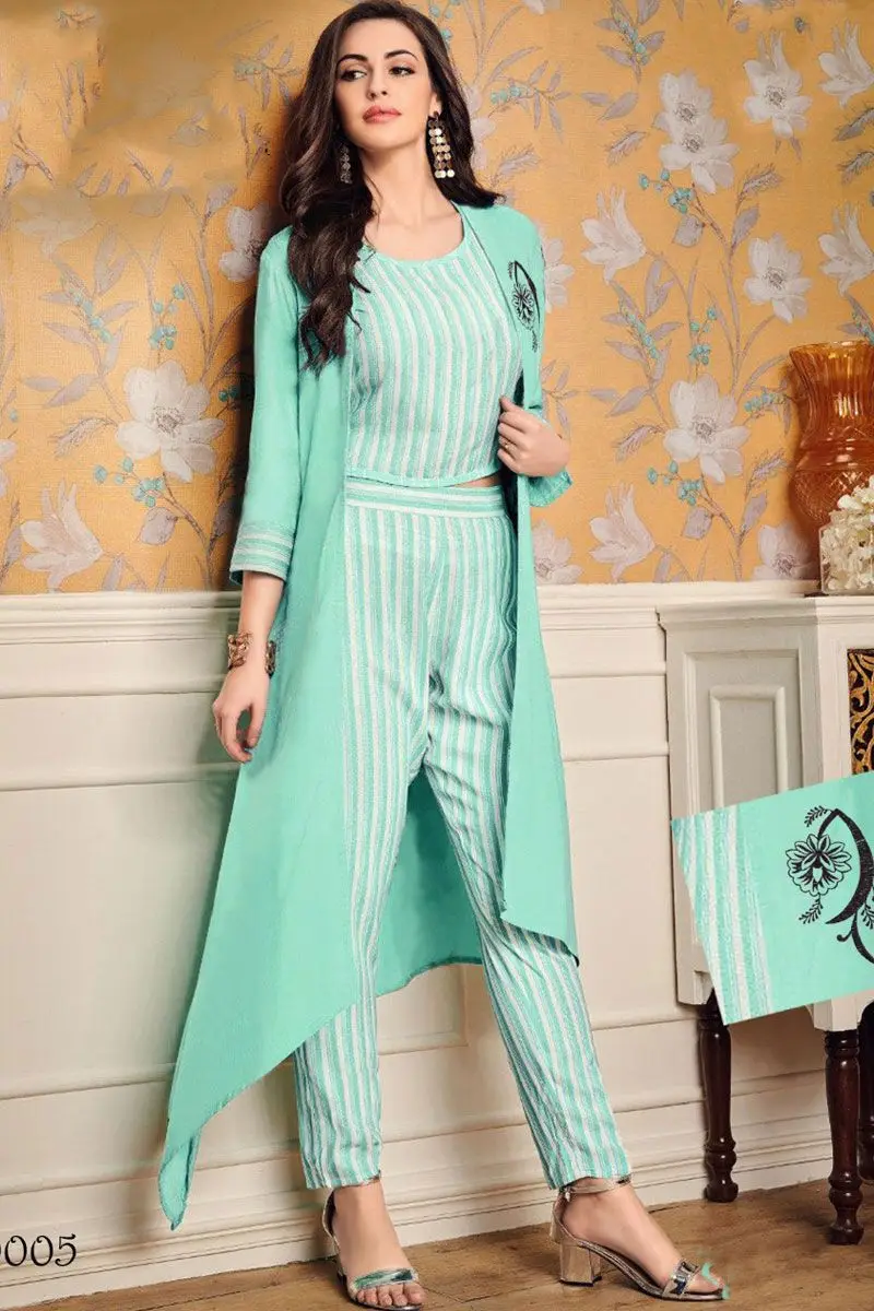 Оптовая продажа Стильный дизайнерский укороченный топ из поливискозы с вышивкой и низом (комплект 5)