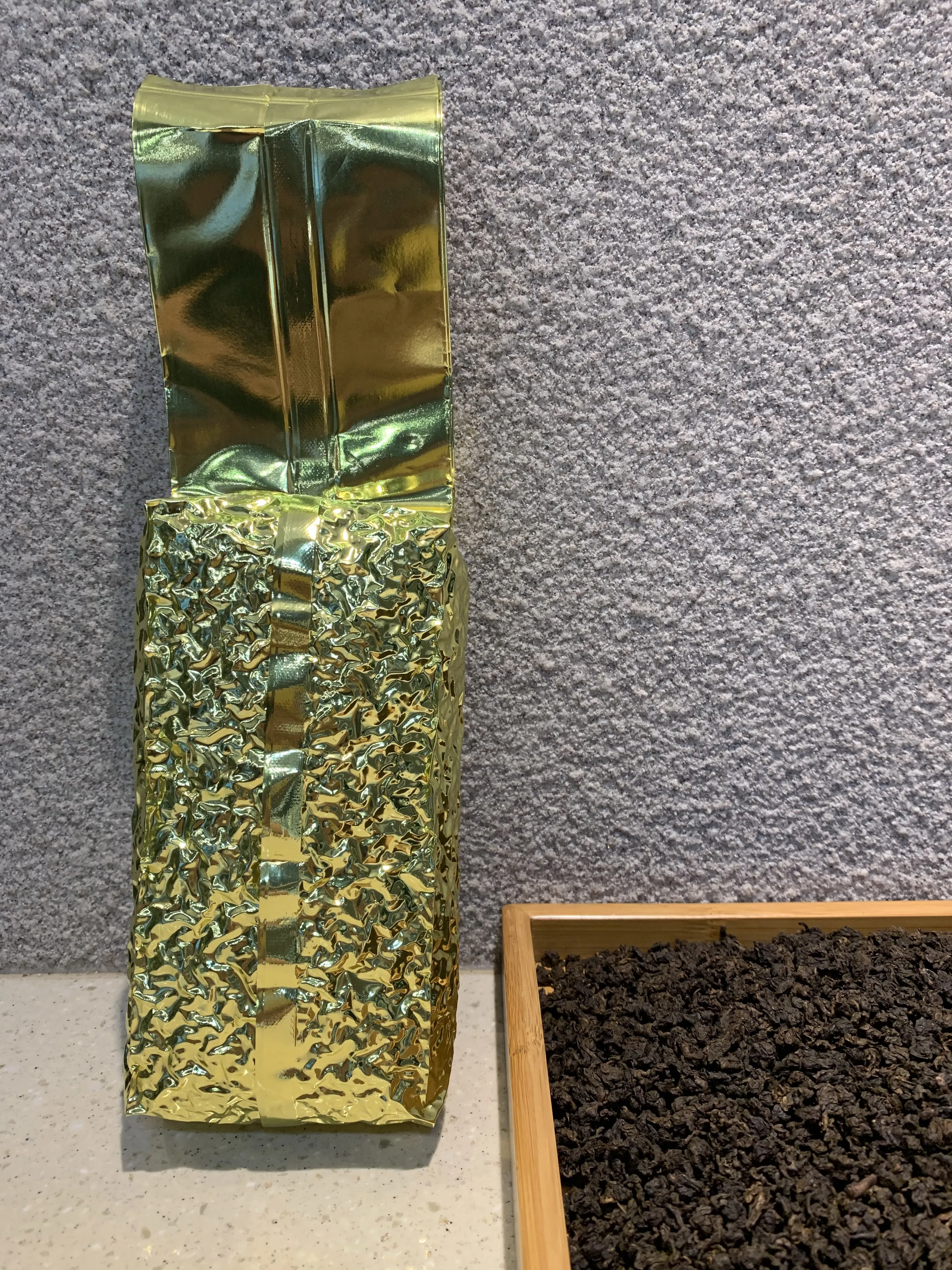 Тайваньский чай с высокой горой Oolong 600 г (черный золотой)