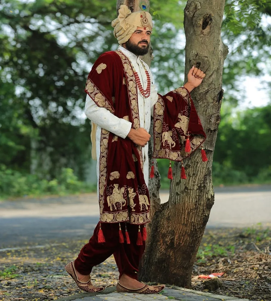 Stunning Beautiful Sherwani Dress for INDIAN & PAKISTANI MEN Party & WEDDING Dress