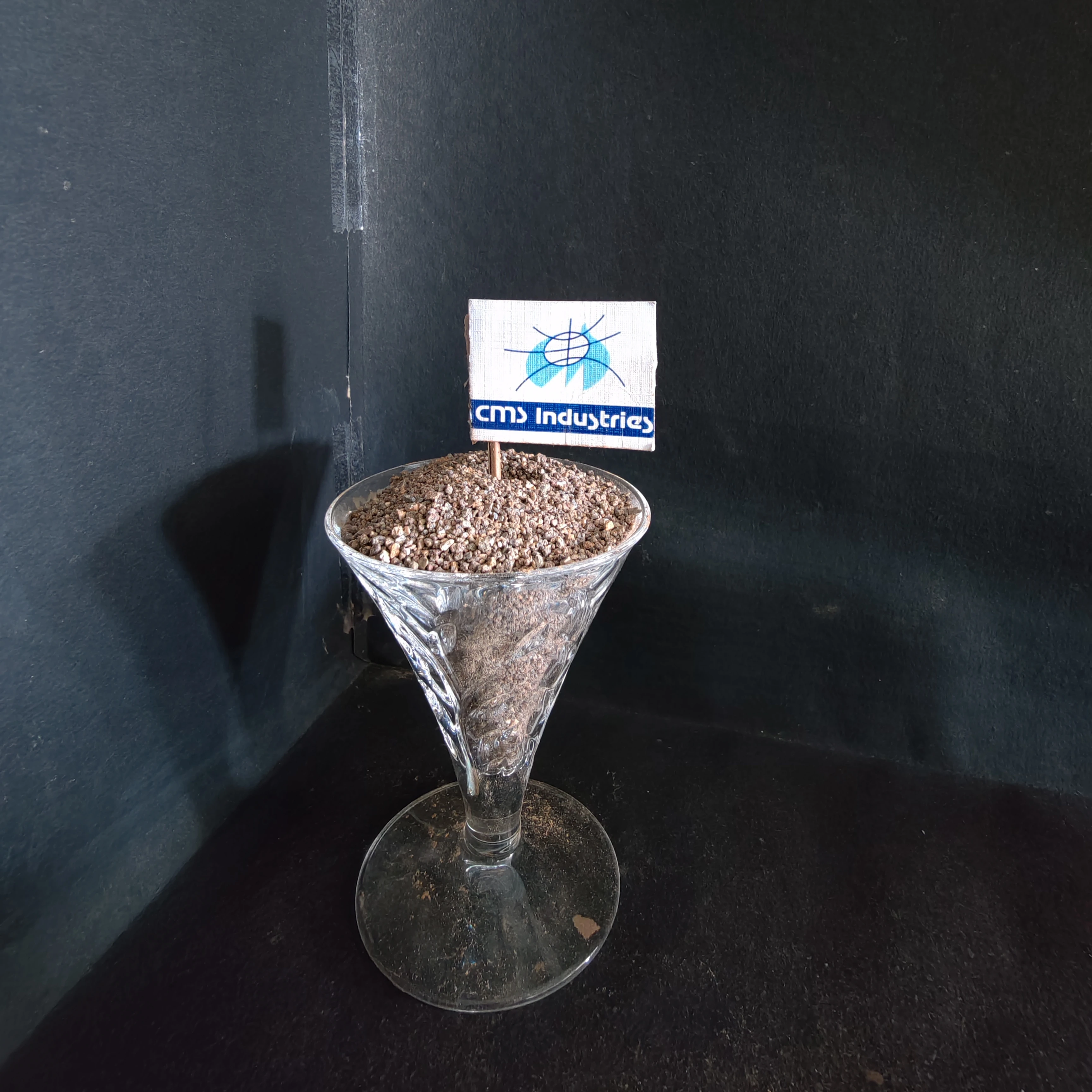 Бентонит помет песка