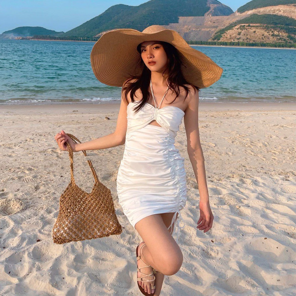 Custom Color Sleeveless Cutout Drawstring Halter Dresses Bodycon Open Back Mini Dress for Women Ladies Made in Vietnam