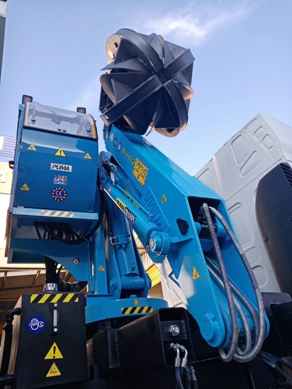 High Quality Puma Crane Scrap Loading Attachment Construction Industries Featuring New Grapples Gear Pump Motor Core Components