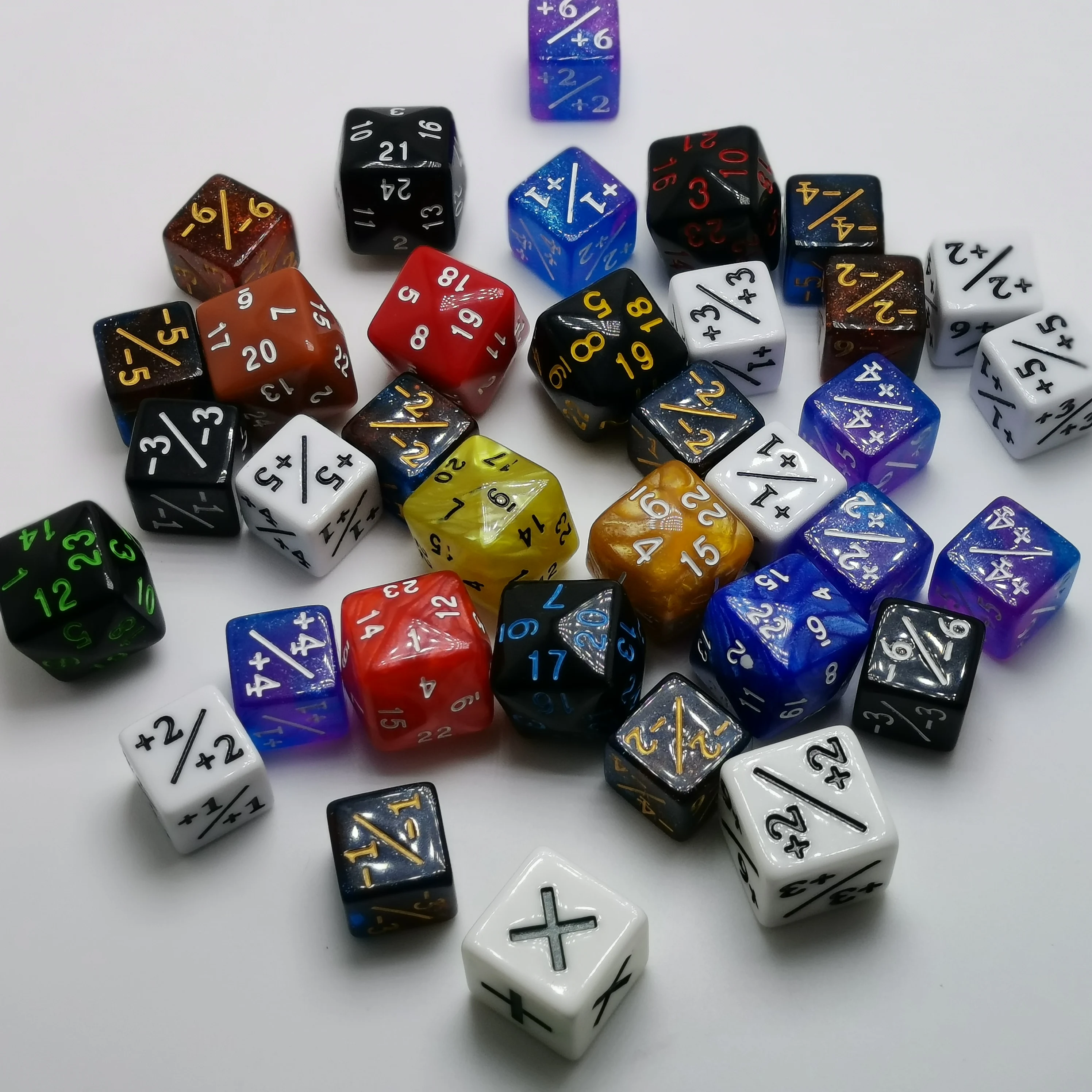 Wholesale 24 pcs Counters Token DiceCustom Addition and Subtraction Dice Plus Minus Dice for Magic The Gathering MTG CCG