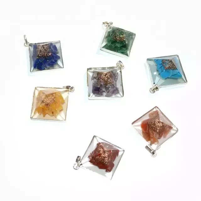 New Latest Crystal Gemstone Healing Seven Chakra Crystal Small Orgone Orgonite Pyramid Pendant For Crystal Wedding Gift Sale