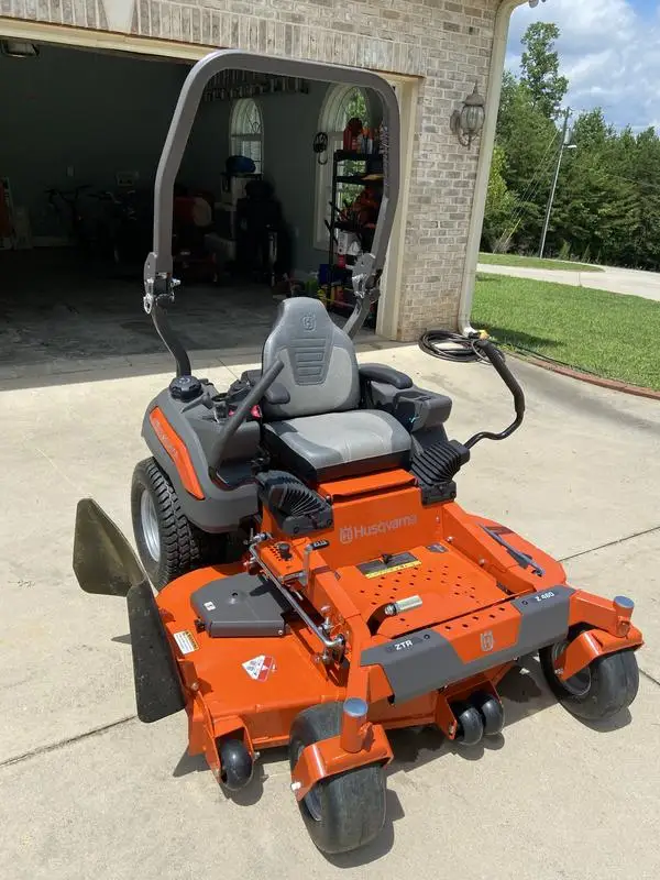 ORIGINAL 2020 / 2021 Husq var na MZ61 61 in. 27 HP Briggs & Stratton Hydrostatic Zero Turn Riding Mower