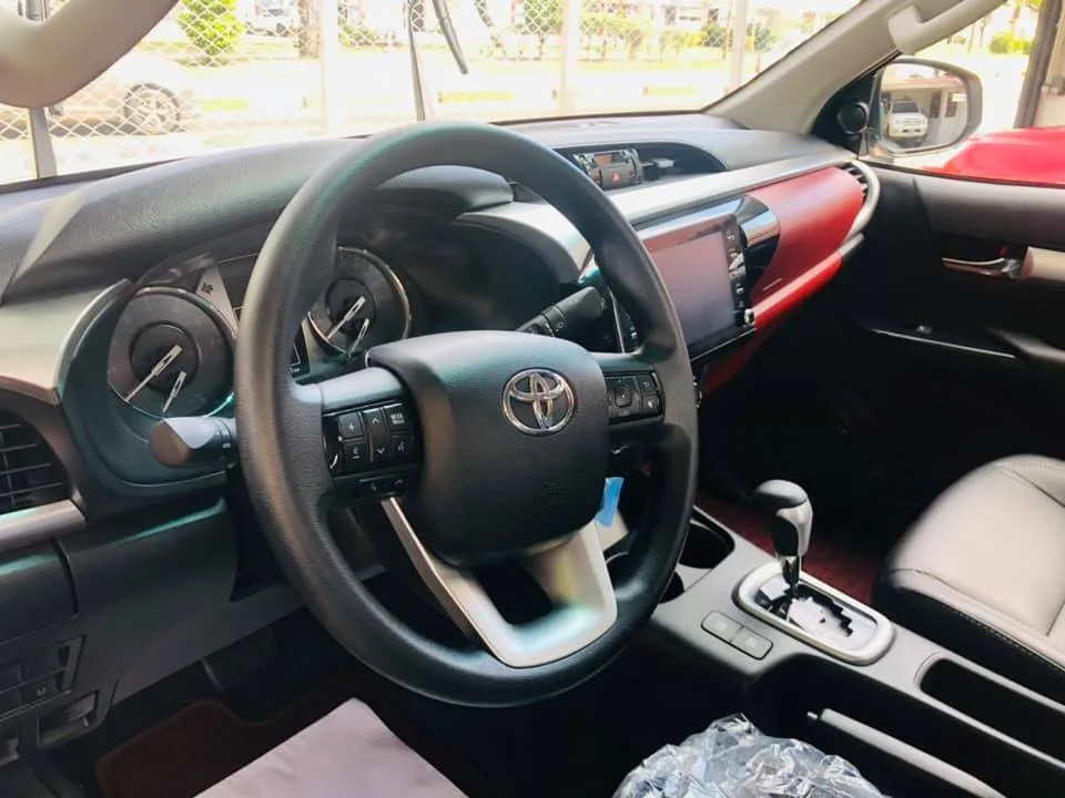  Довольно бывший в употреблении дизельный пикап toyota hilux 4x4 левый