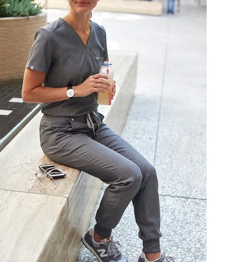 
Топ с ложным воротником + штаны на шнуровке с 6 карманами 