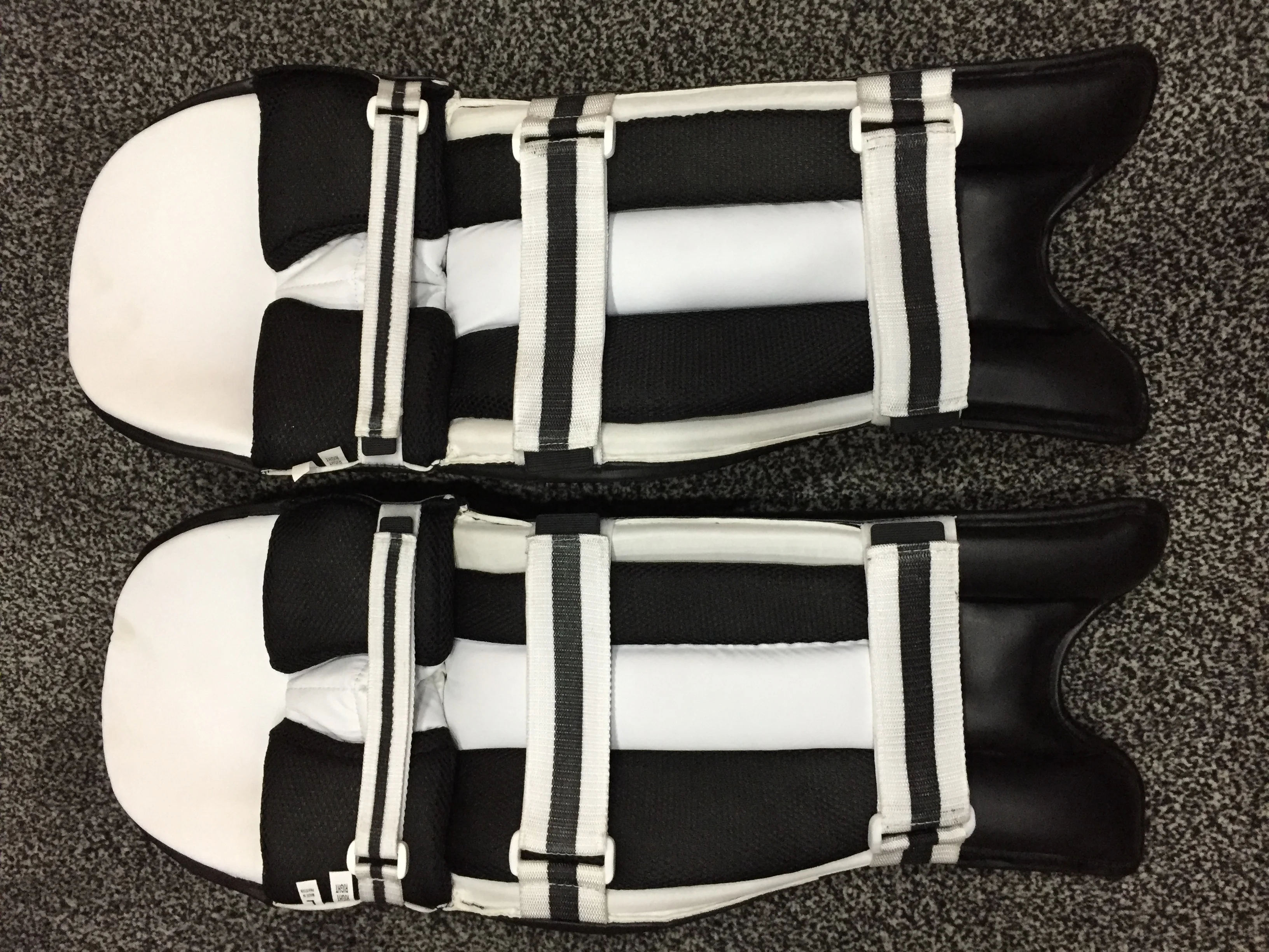 
Cricket Batting Pads Right Handed & Left Handed Universal Size 