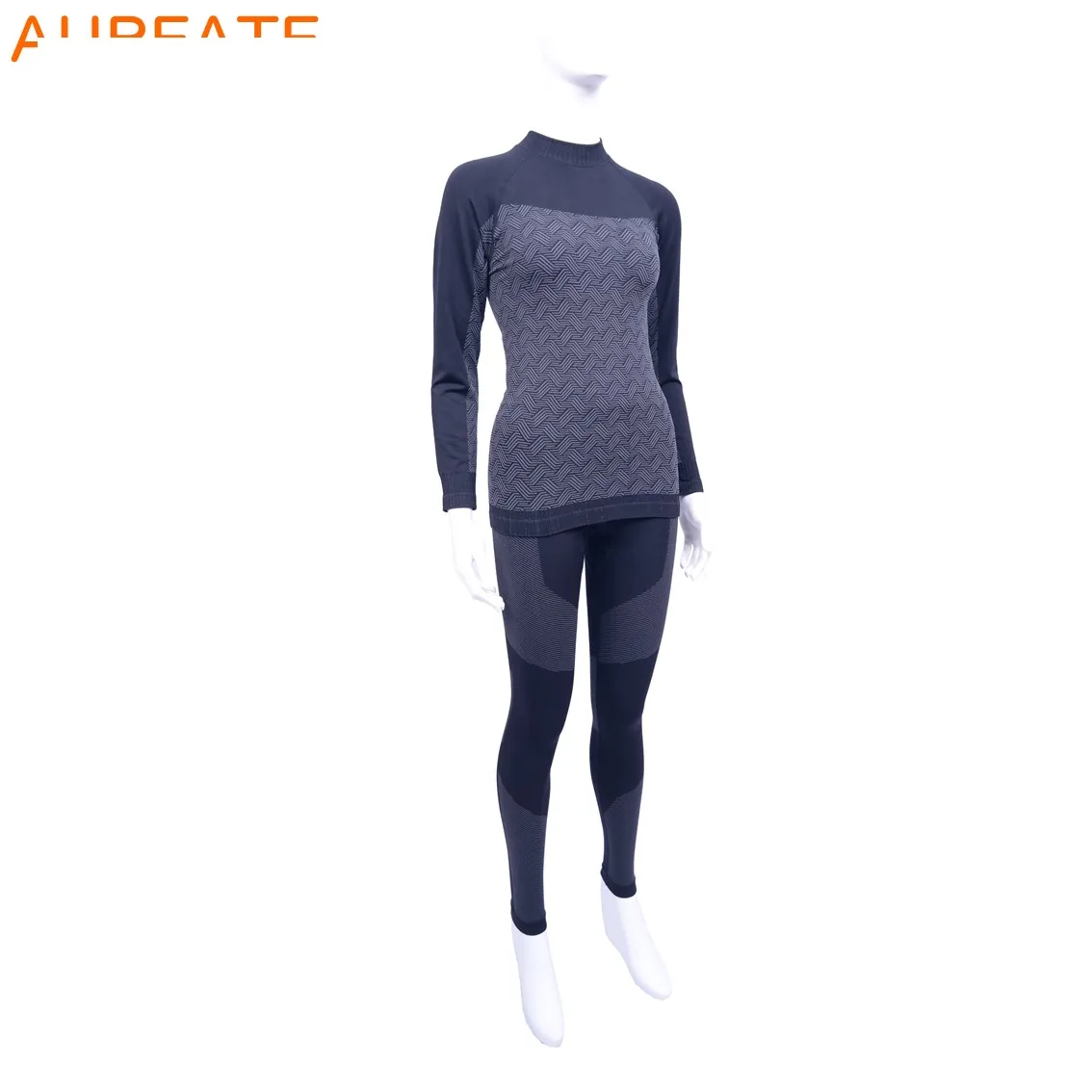 Бесшовное бесшовное женское термобелье с капюшоном