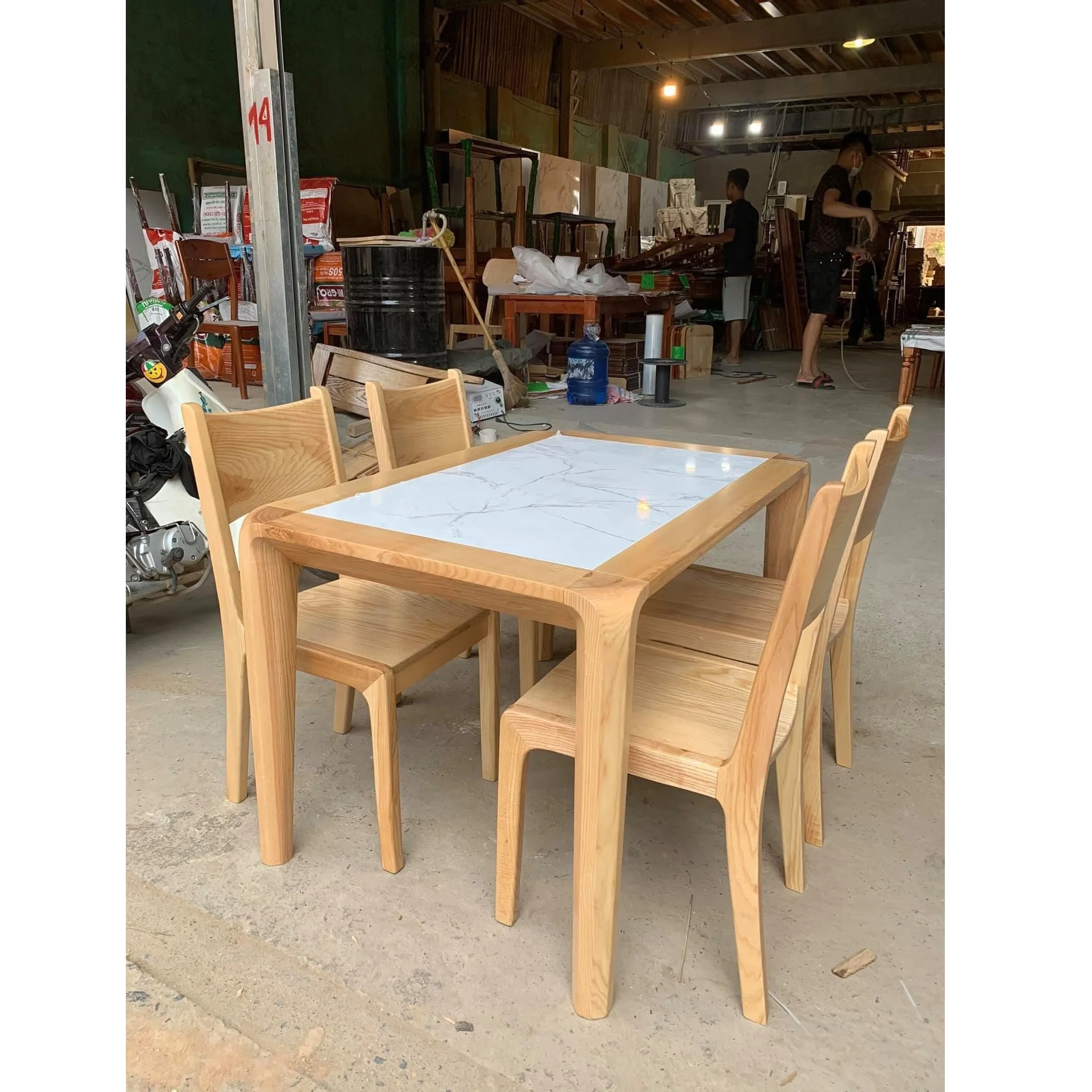 High Quality Carton Packing Dining Room Application Wooden Material Dinner Table Set Export From Vietnam