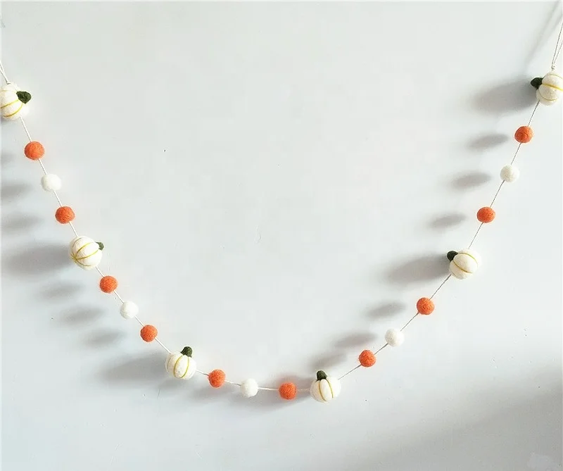 
Amazon top seller Canton Fair Best Selling Products Halloween Decoration wool felt ball wool felt pumpkin garland 