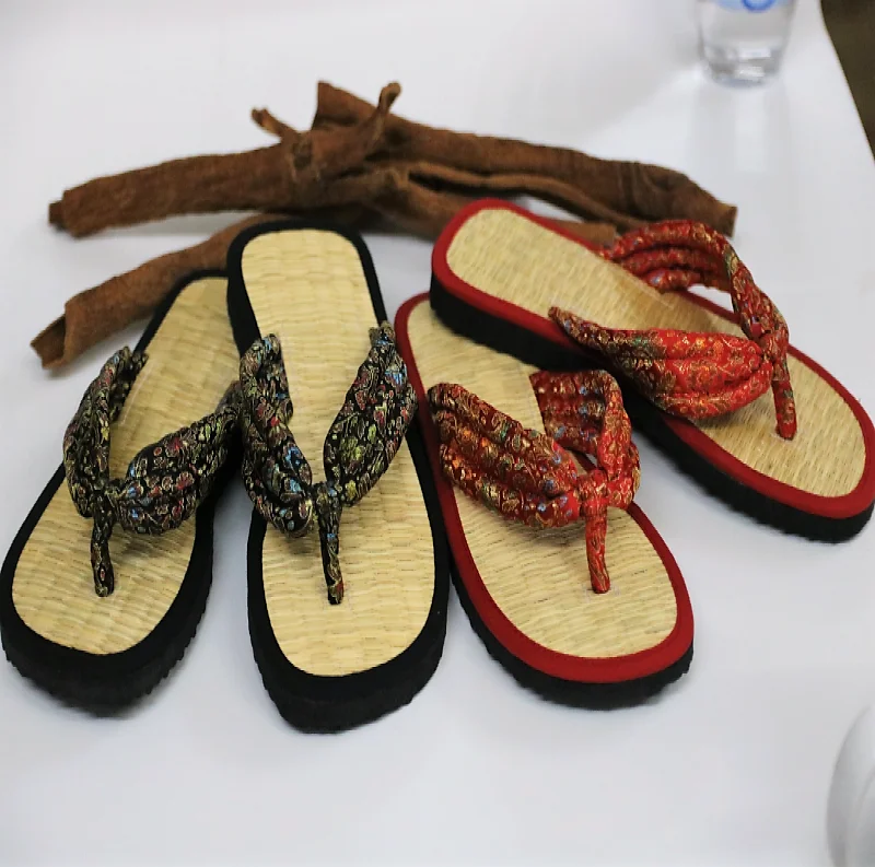 Affordable  Natural Seagrass Cinnamon Silk Flip Flops Slippers Shoes From VietNam Best Supplier