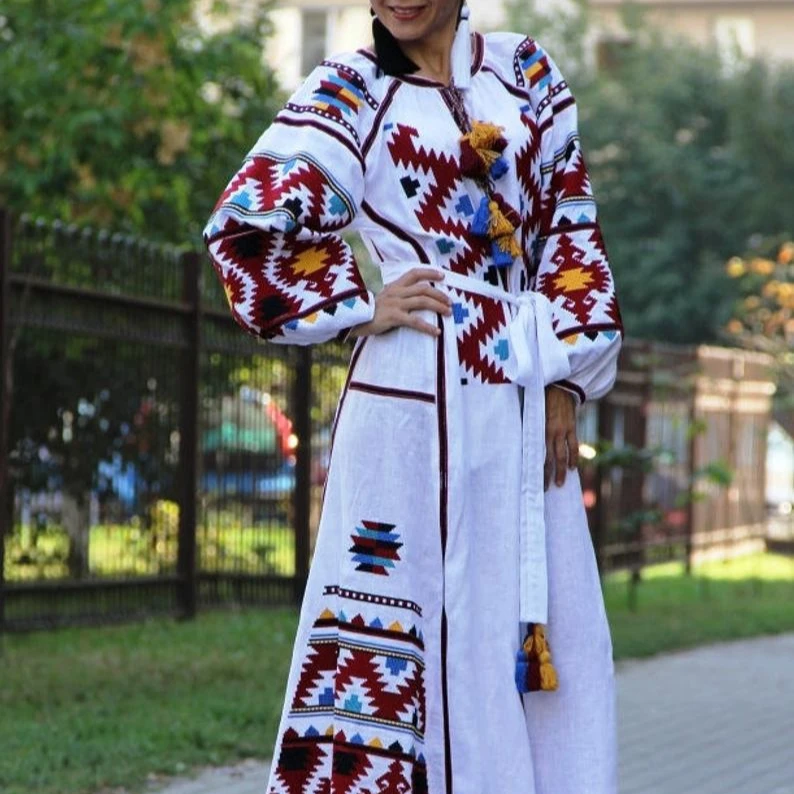 Hot Selling Exclusive Design Modern Fashion 2020 Women Long Dress Custom Embroidery Exquisite Patterns Hot Ukrainian Dress