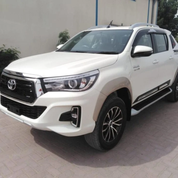 Подержанная игрушка ota hilux