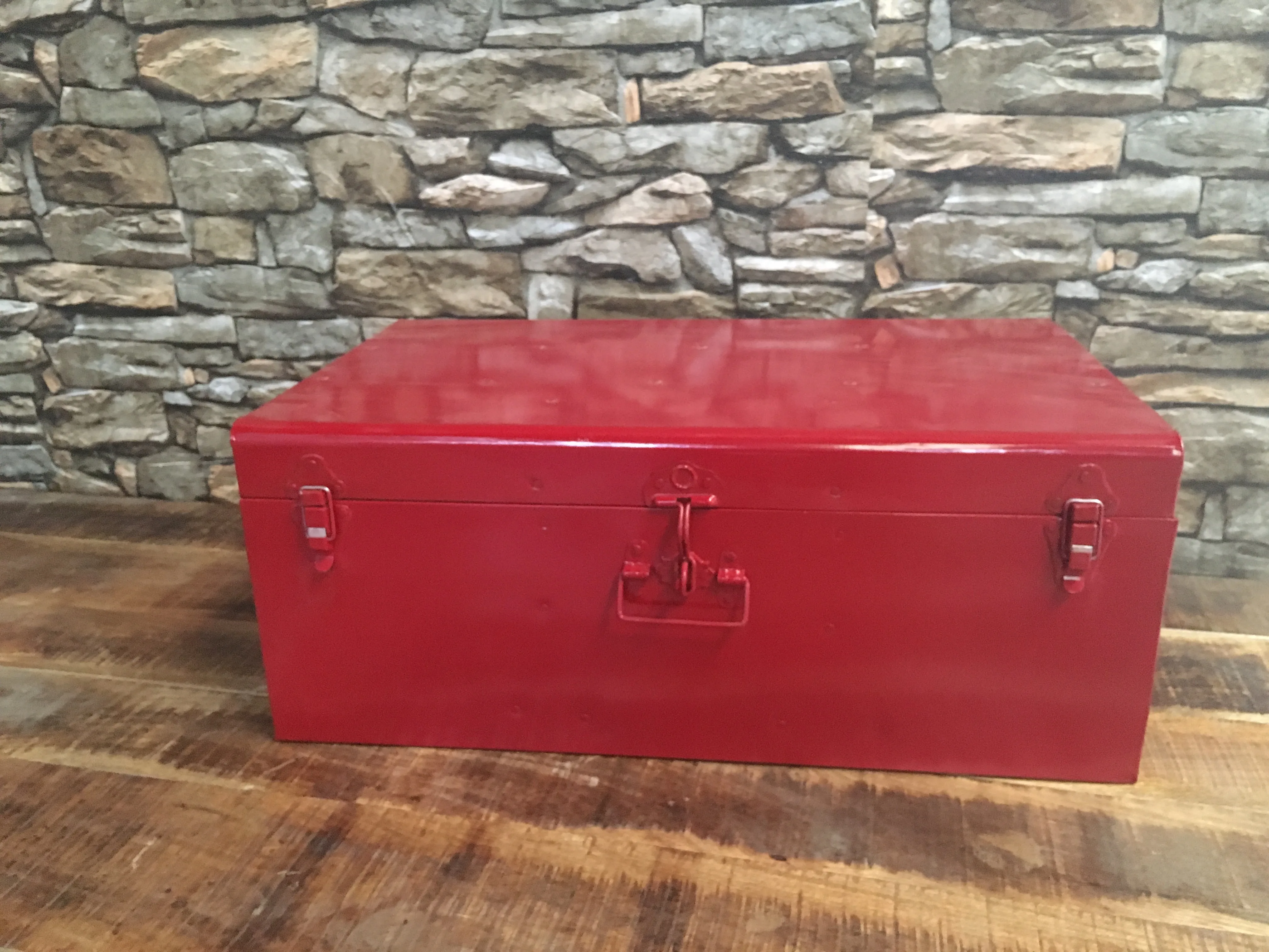 Latest Top Quality Industrial Trunk Storage Box Wholesale Iron Painted Storage Trunk Boxes For Home & Offices Uses
