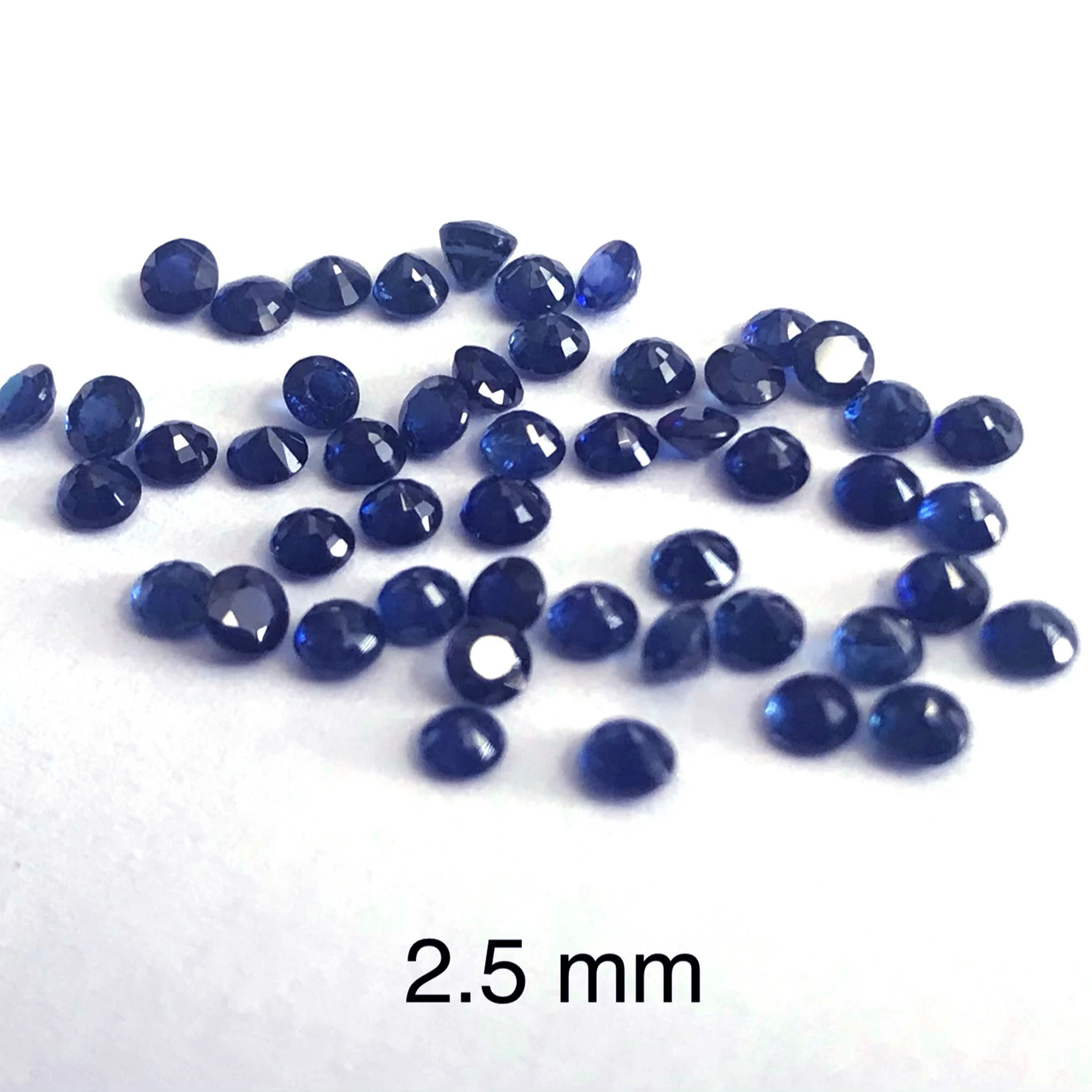 
DIAMOND CUT NATURAL Blue Sapphire 2.5mm Round Gemstone Wholesale Price Bangkok 