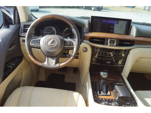 
2020 Le xus LX 570 3-Row 4WD 