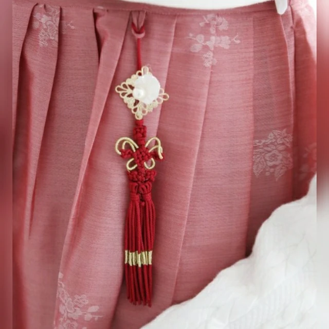 Luxurious and Antique Korean traditional accessories / NORIGAE