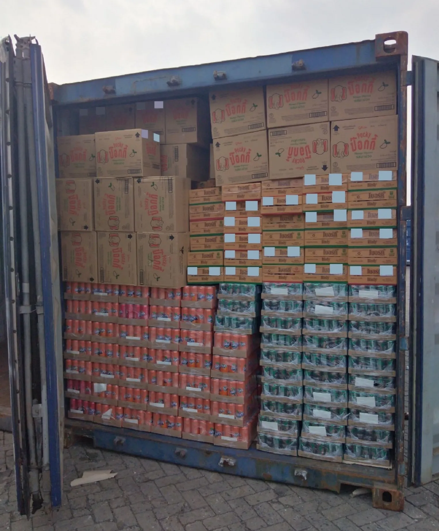 Wholesale FANTA Refreshing Drinks Green Carbonated Soft Drinks 325ML.