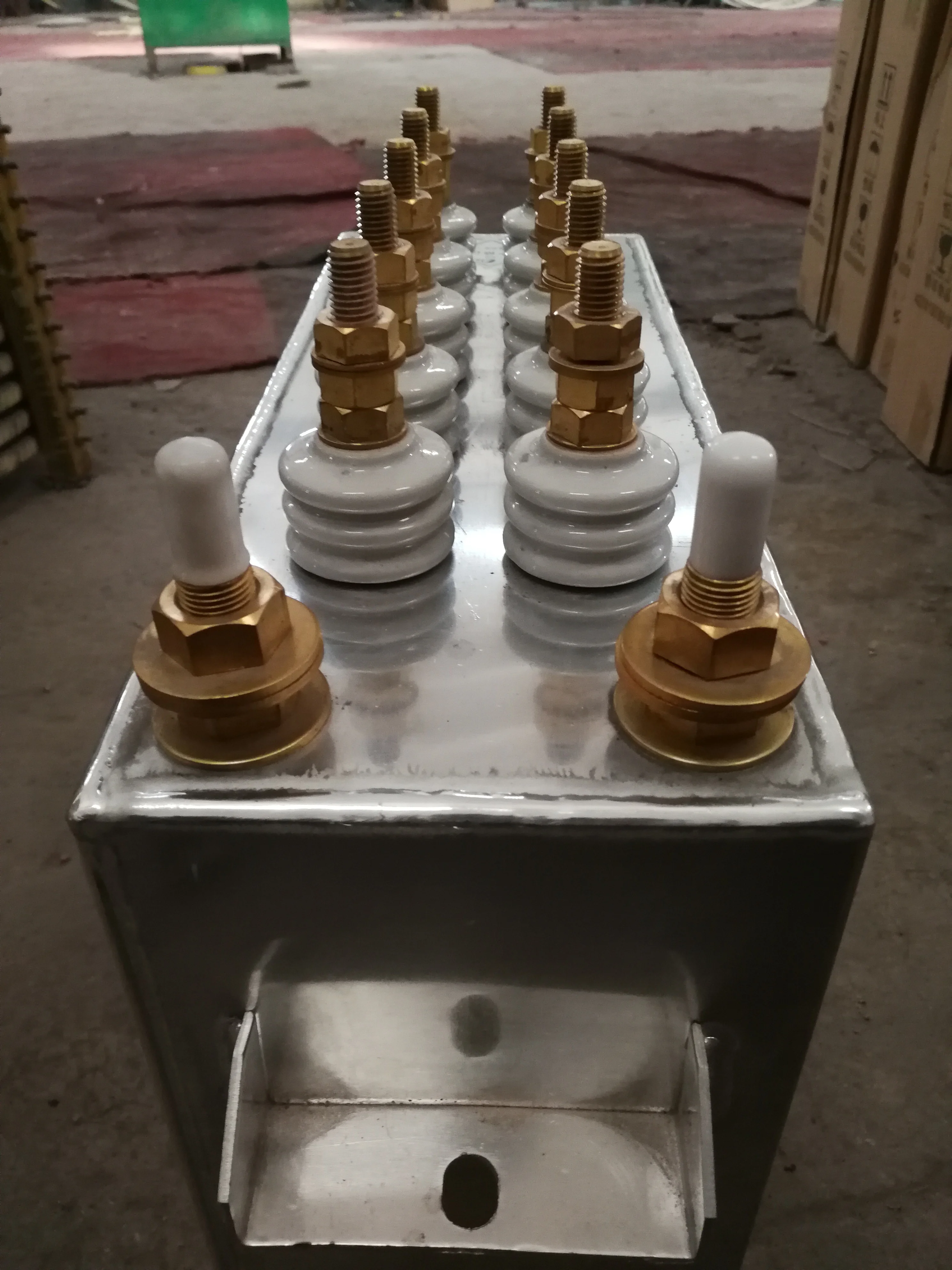 2000 kvar Water cooled power capacitors designed for use on induction furnaces and heaters RFM0.75-2000-1S