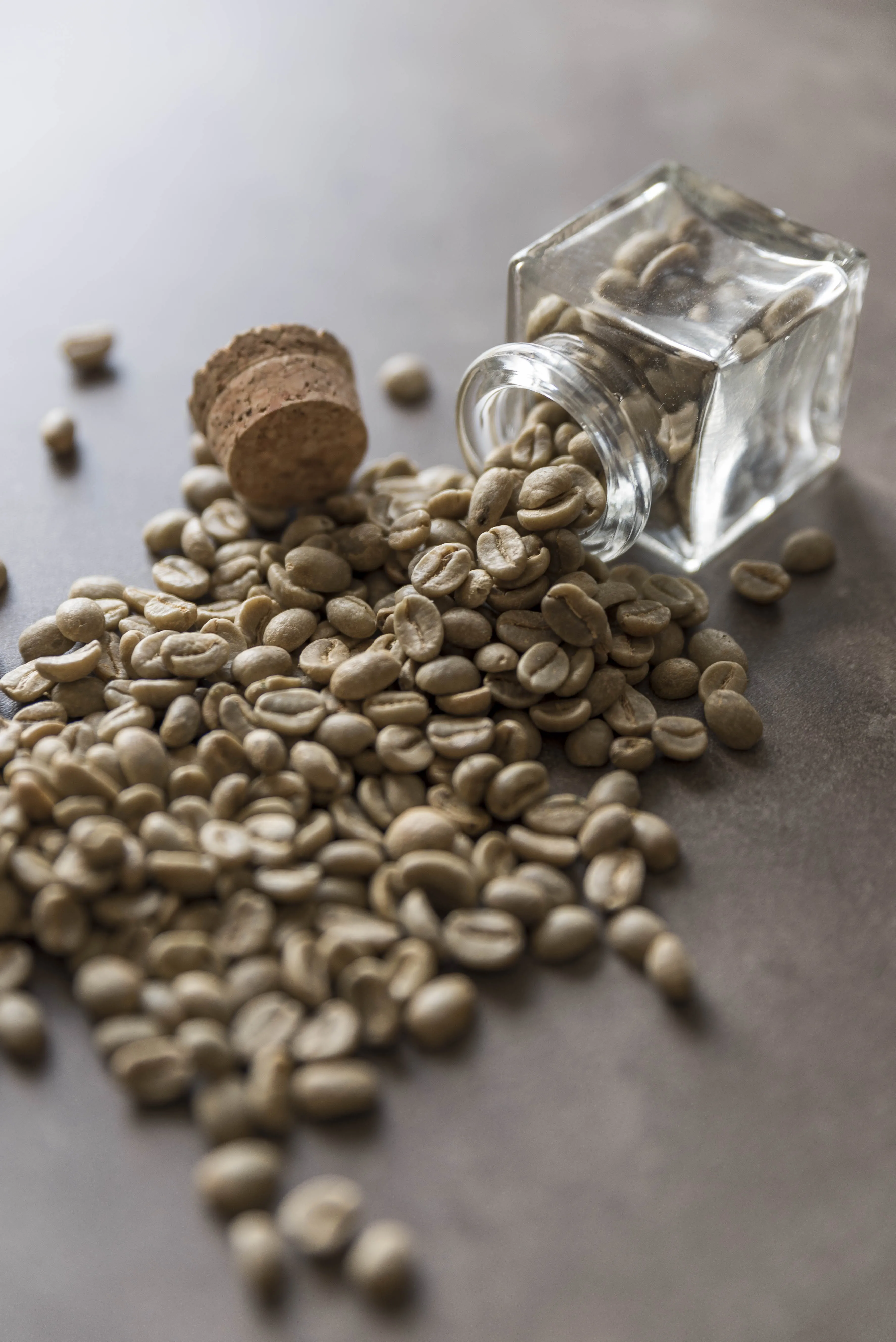 100 % Italian Midium Acidity and Strong Body in Tropical Fruits Notes Coffee Grains 1kg Pack Ideal for Bars