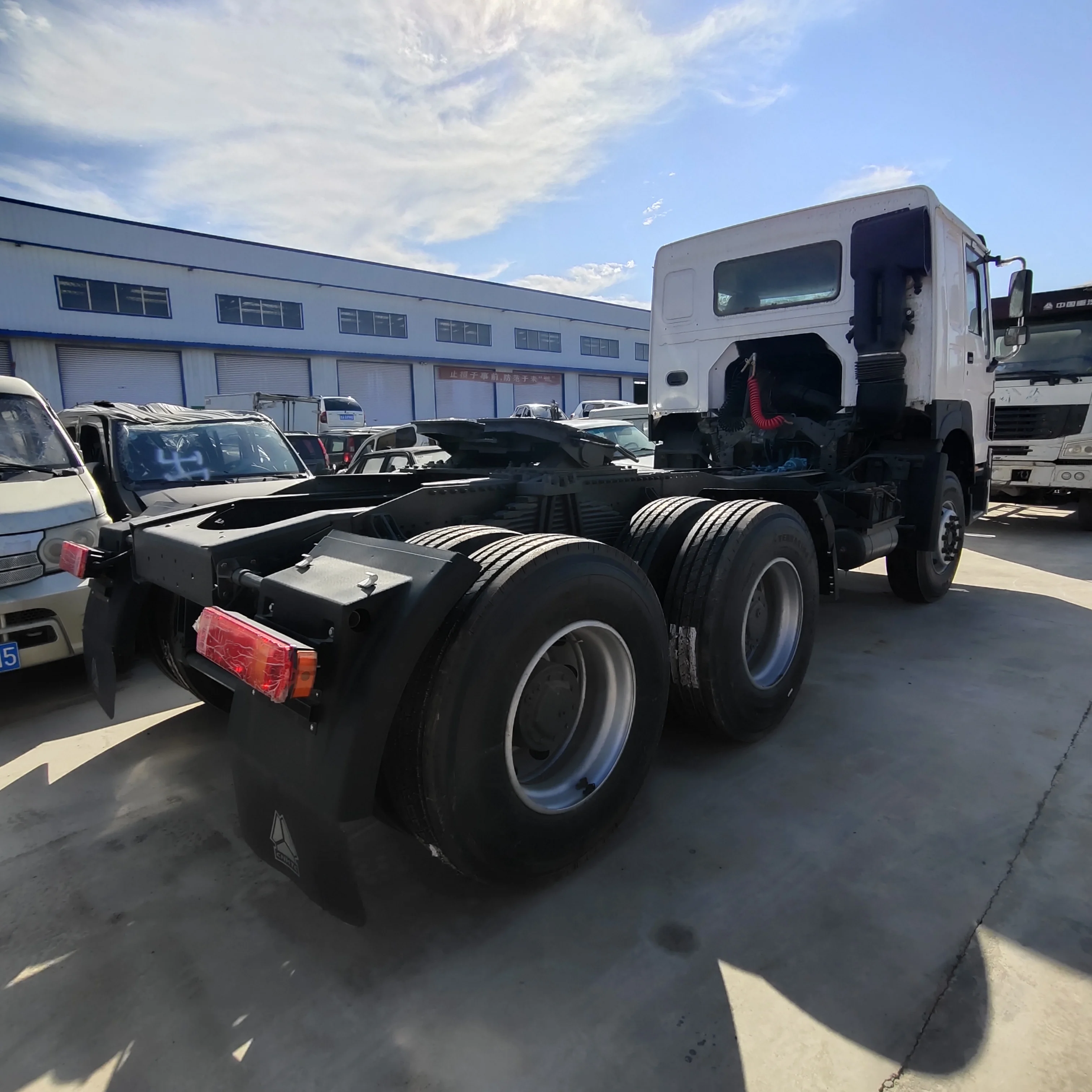 Used truck Hawo tractor truck 6 x 4 tractor
