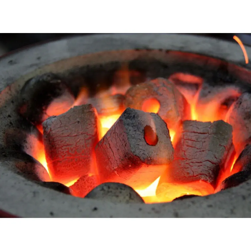  Высококачественная брикетка кокосового угля из Вьетнама-г-жа KIO HYUNH + 84 34 375 8904