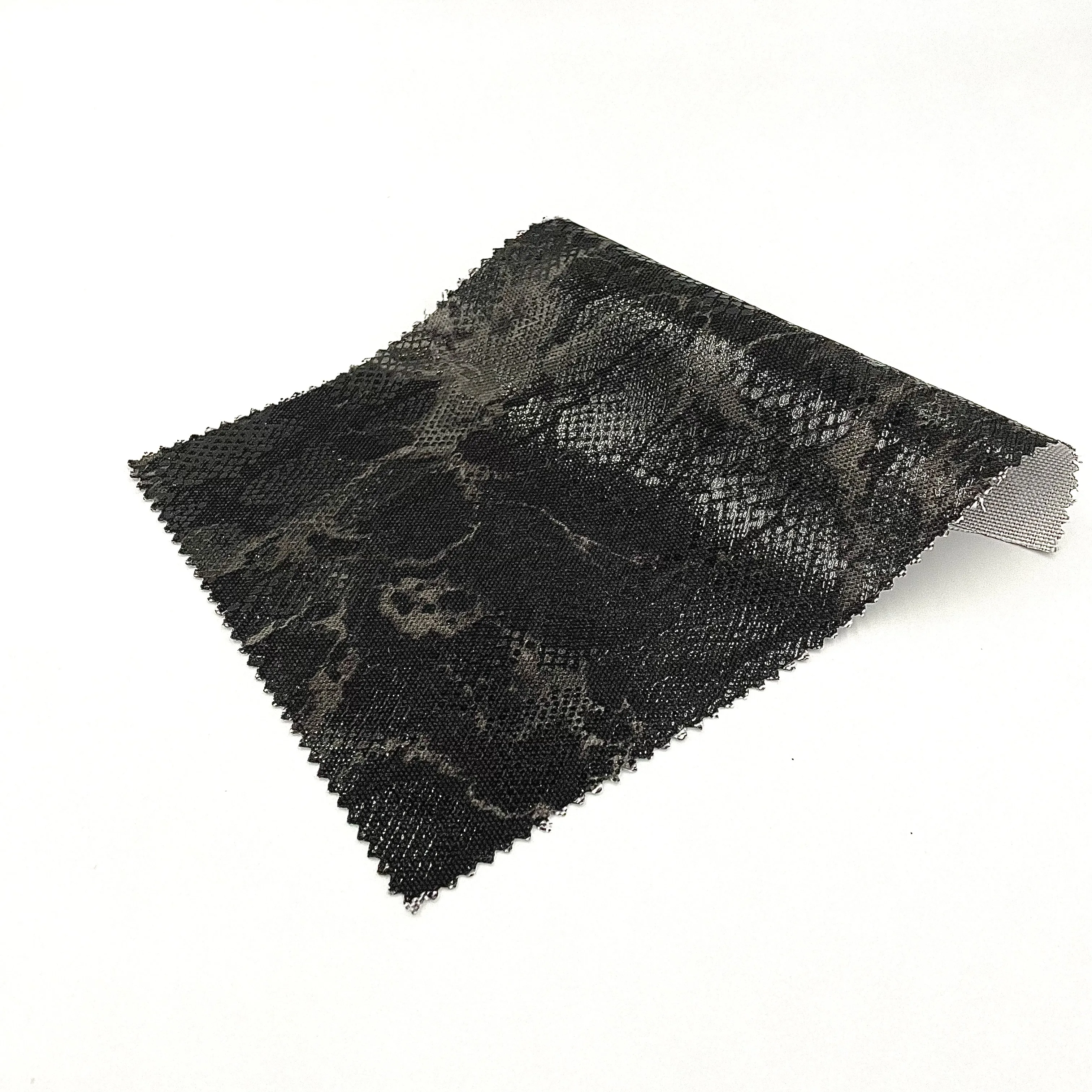 EPO High Quality 600D 100% Polyester with Glossy Laser Film Transferred Snake Print for Bags