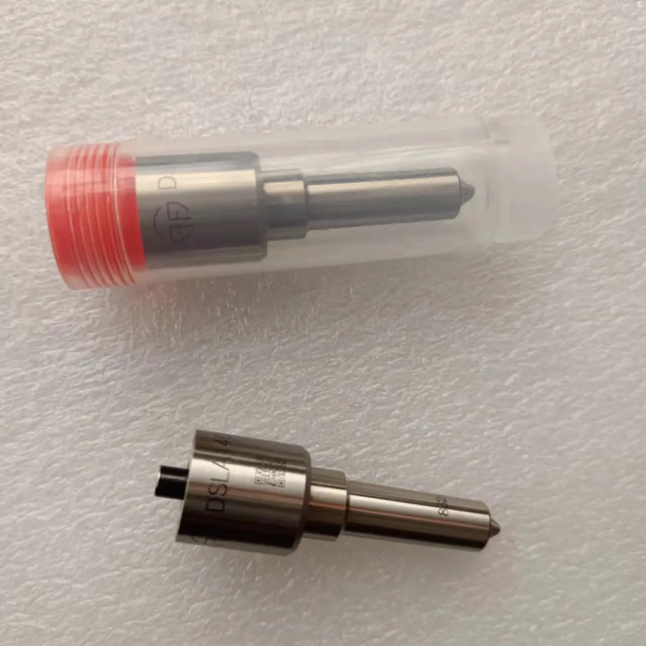 high quality fuel injector nozzle 0433175230 DSLA140P862 common rail injector 0445110021 0445110146 nozzle