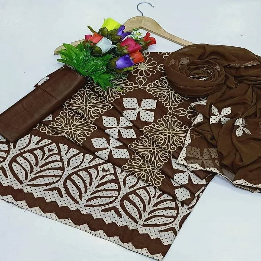 
Pakistan and Indian ladies salwar kameez Lawn 3 piece suits with heavy embroidery 