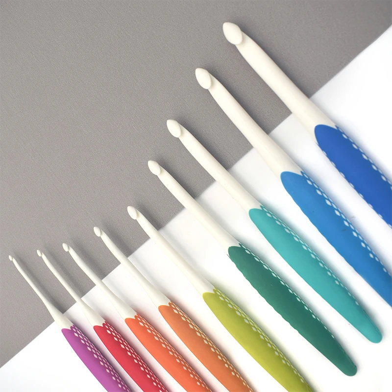 Prym Sewing Accessories Ergonomic Handle Knitting Hooks Plastic Crochet Hook for Handicraft