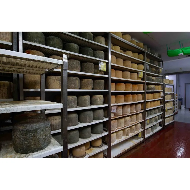 High Quality Italian FUOCO DI ZAFARANA fresh cheese with spicy taste 2kg vacuum pack for export