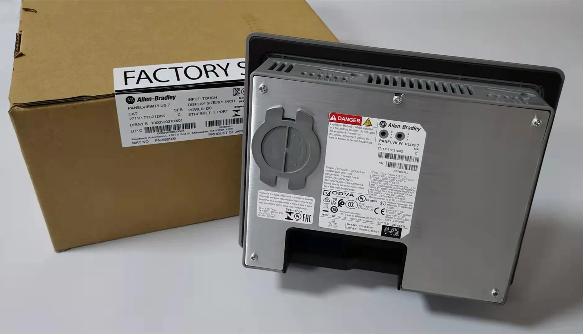 Совершенно новый Allen Bradley 2711P-B10C4D9