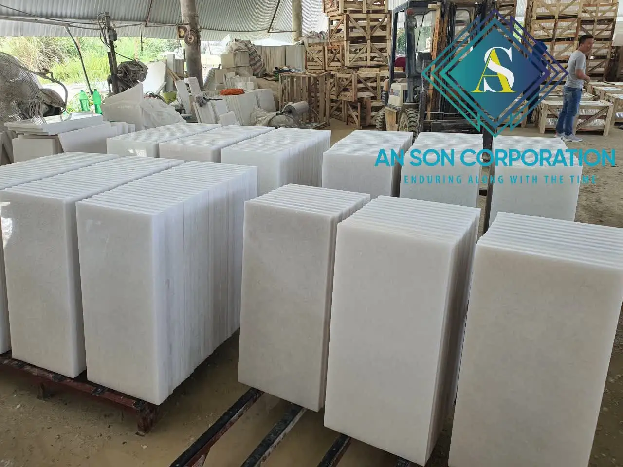 Амортизирующая мраморная плитка с мелким зерном от компании SON CORPORATION