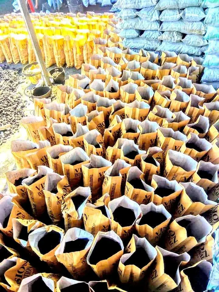 Уголь для барбекю из твердой древесины на экспорт