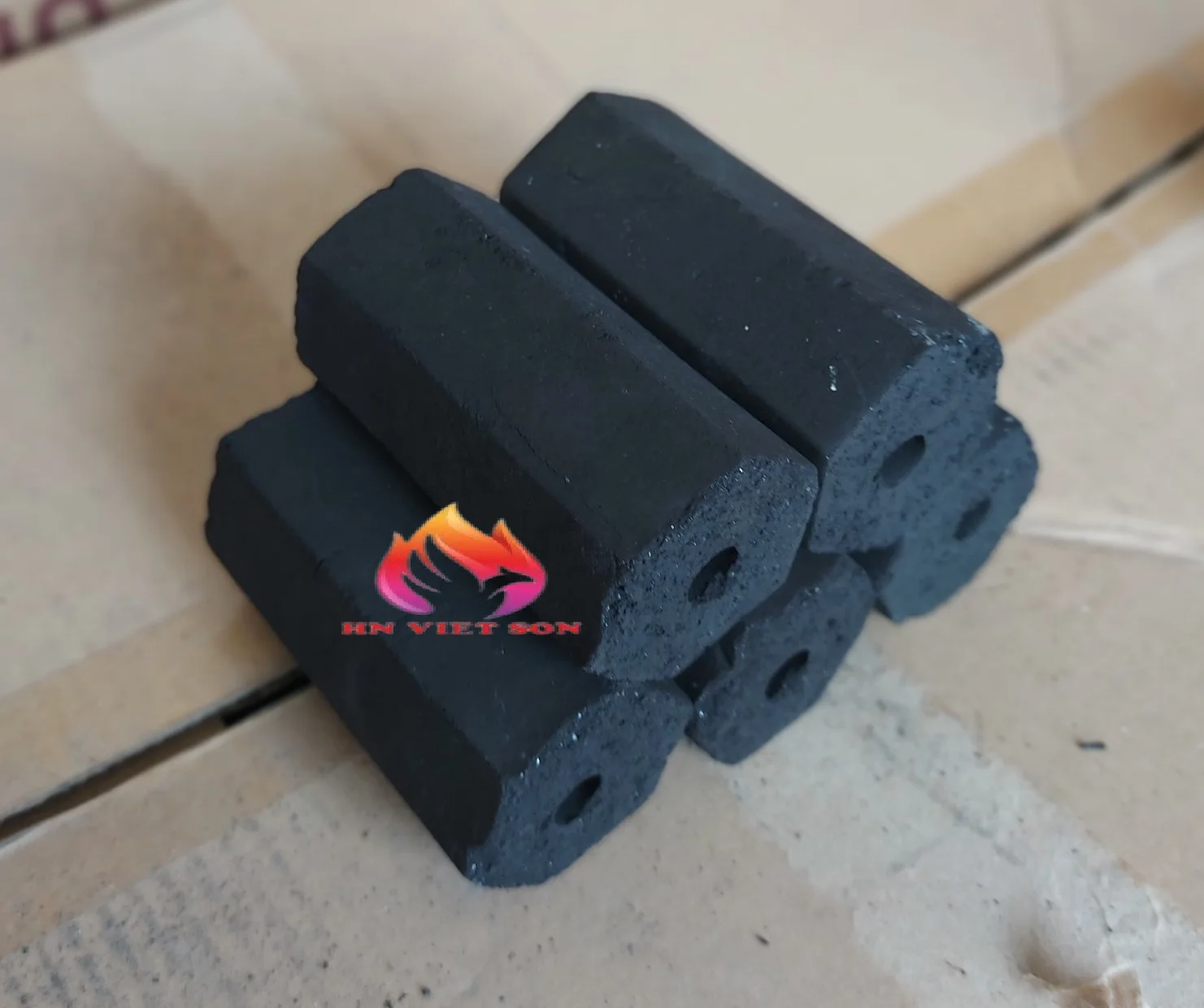  100% кокосовый уголь/материал Кокосовая Скорлупа из Вьетнама