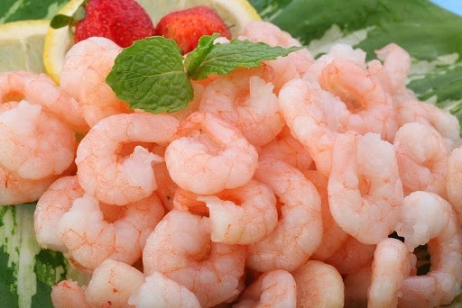 Приготовленные очищенные и Deveined хвост на фермы выращенные ваннымии белые креветки