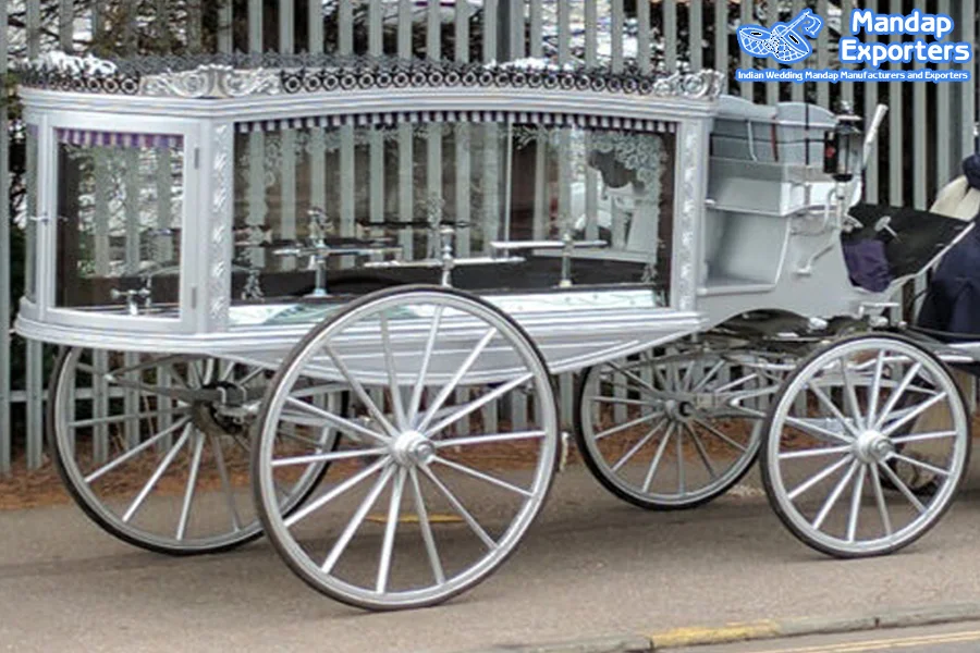 Latest Horse Drawn Funeral Glass Coach Best Black Funeral Horse Drawn Carriage Exclusive Horse Drawn Carriages For Funerals