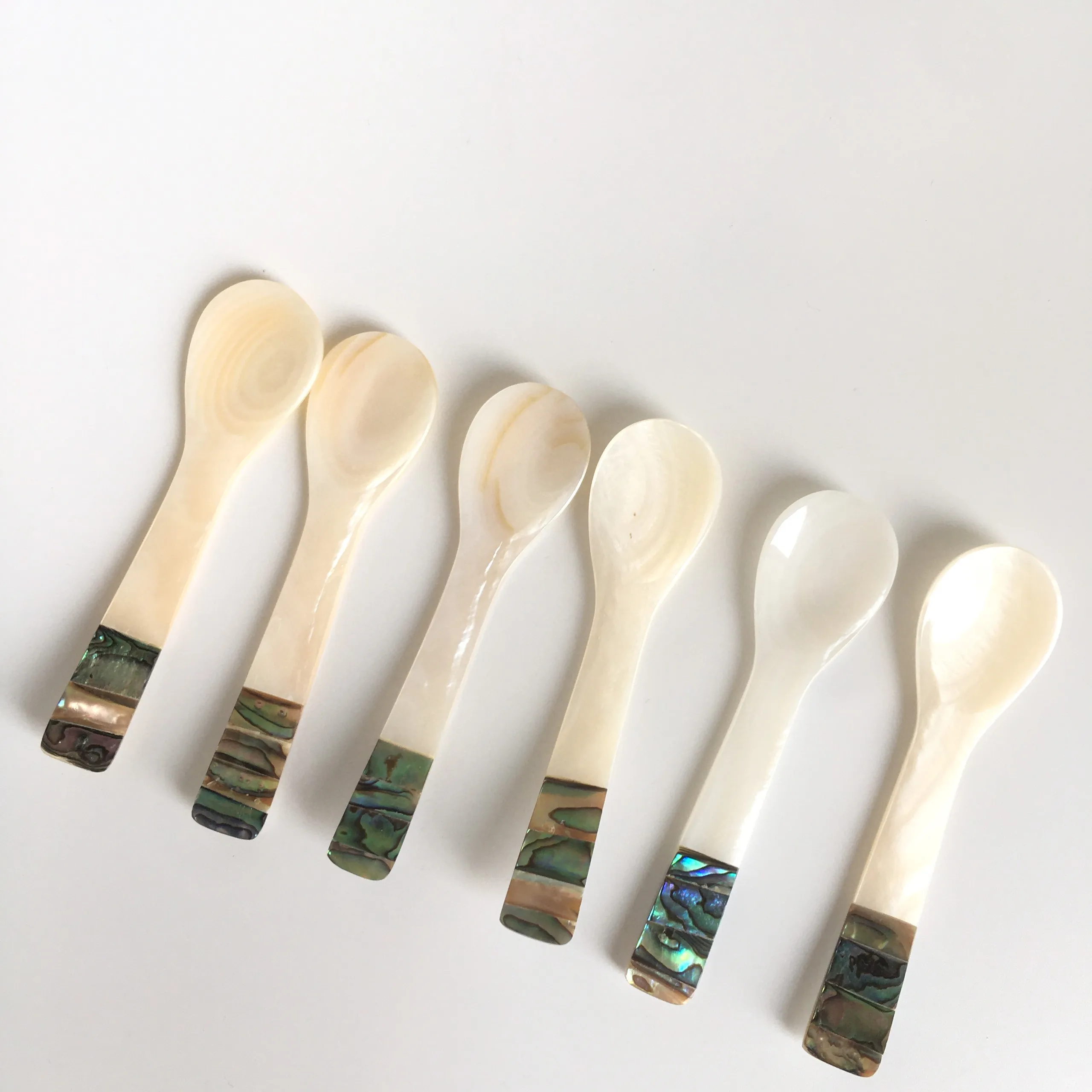 Wholesale 2022 Spoon Set 6 Pcs Caviar Spoon with Abalone Inlay Mother of Pearl 11cm Sustainable Shell Spoon for Restauntant