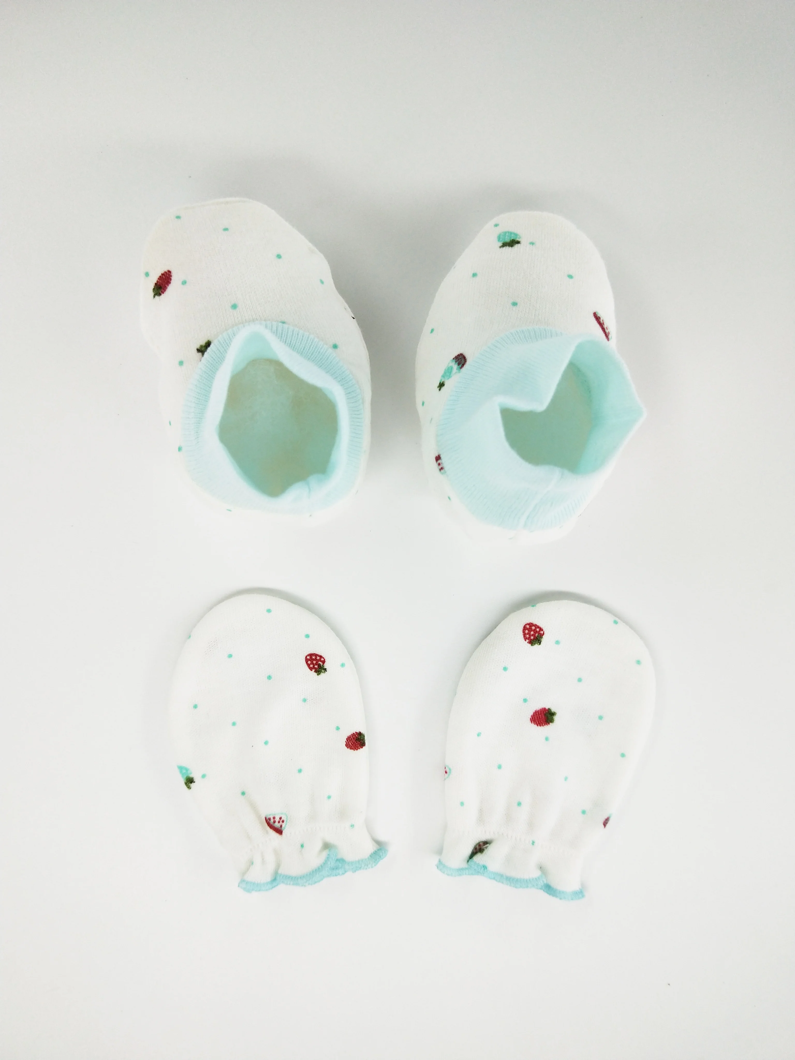 Baby boy high end large gift box velour all season soft 10 pieces newborn gift set baby clothing set