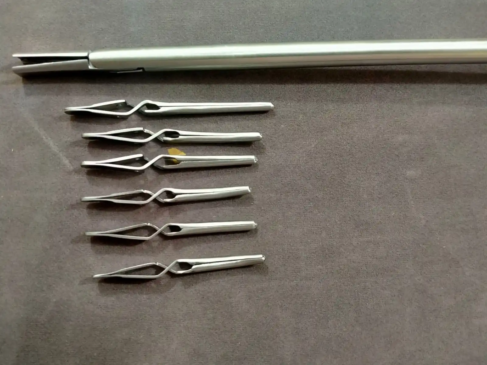 Kara Mediclust Bull Dog Clamp with handle for surgical use / Reusable Bull dog clip applier with 6 attchmants