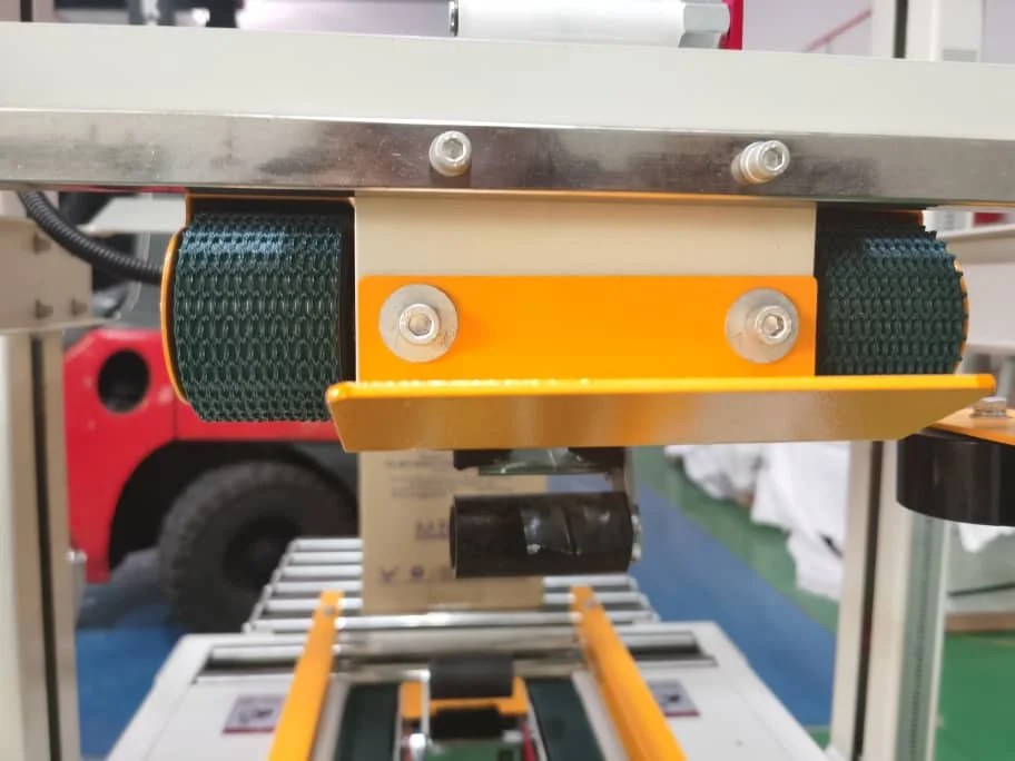 
Food And Beverage Factory And Food Shop Use Semi Auto Top And Side Belt Carton Sealer 