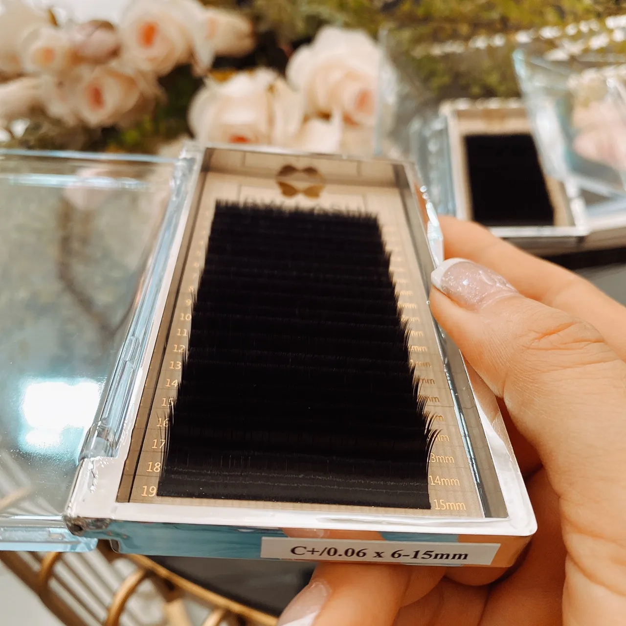 LUXURY  eyelashes extension Korea of the manufacturing in Vietnam.Thickness 0.05 to 0.085mm/OEM